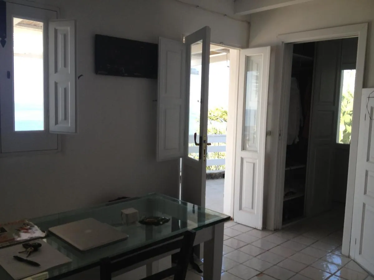 Casa Vacanze Sul Mare Villa Malfa  Holiday home Malfa (Salina)