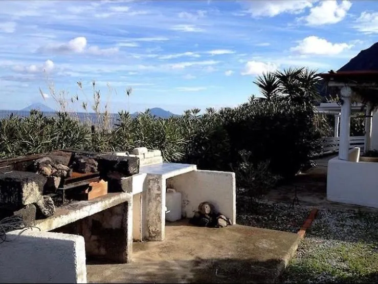 Casa Vacanze Sul Mare Villa Malfa  Holiday home Malfa (Salina)